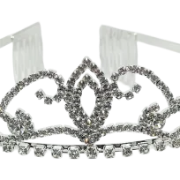 Tiara plateada con brillantios