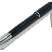 Lapicero de metal negro con plateado