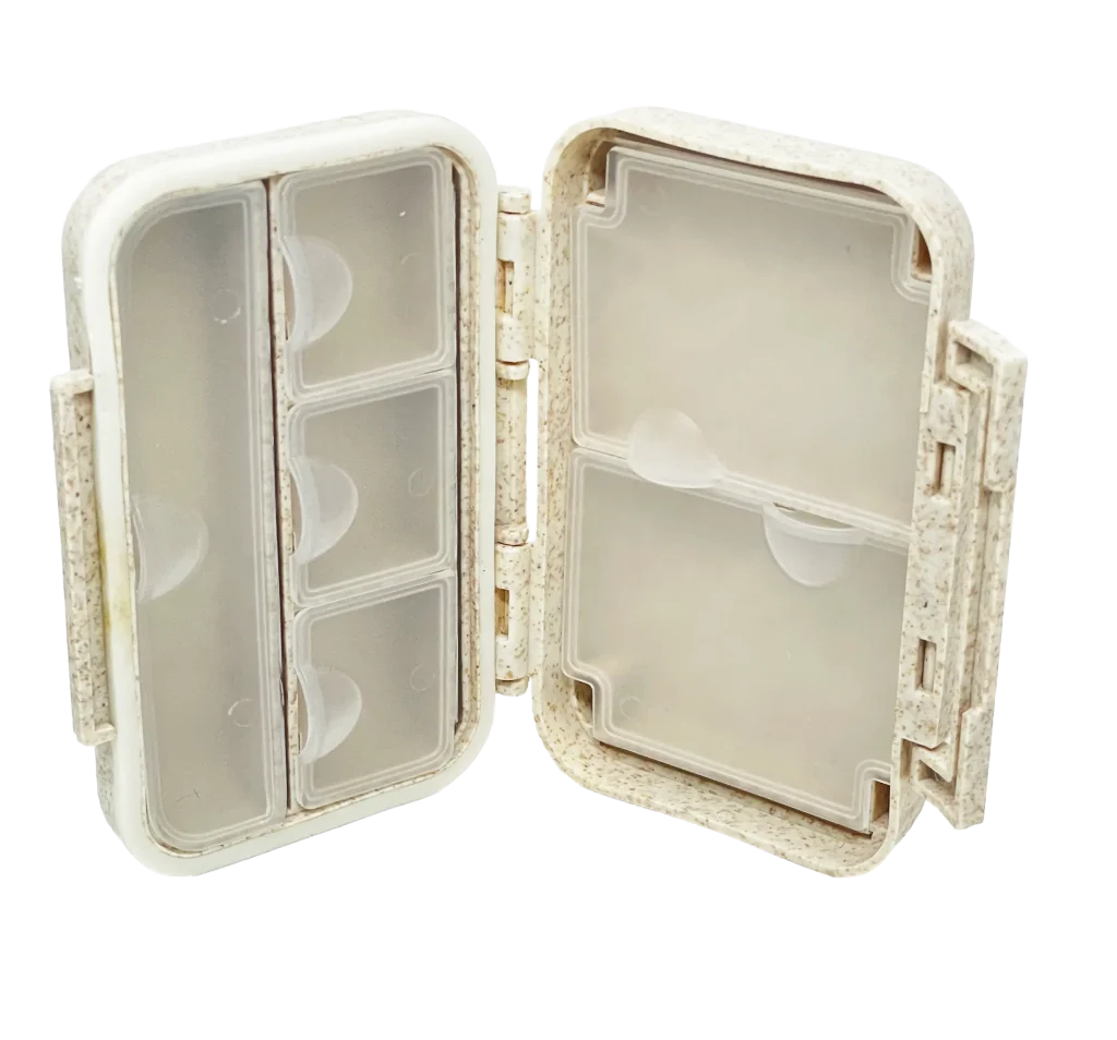 Pastillero beige de plástico