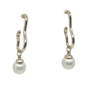 Aretes dorados de rodio con perla