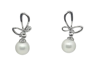 Aretes plateados de rodio con perla