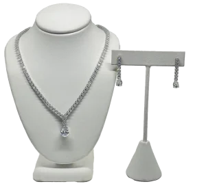 Set de collar y aretes con brillantitos